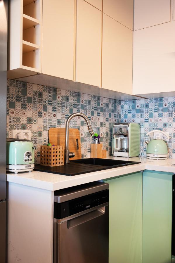 Luxury 1-Bedroom Apartment By The Sea In เอเธนส์ ภายนอก รูปภาพ