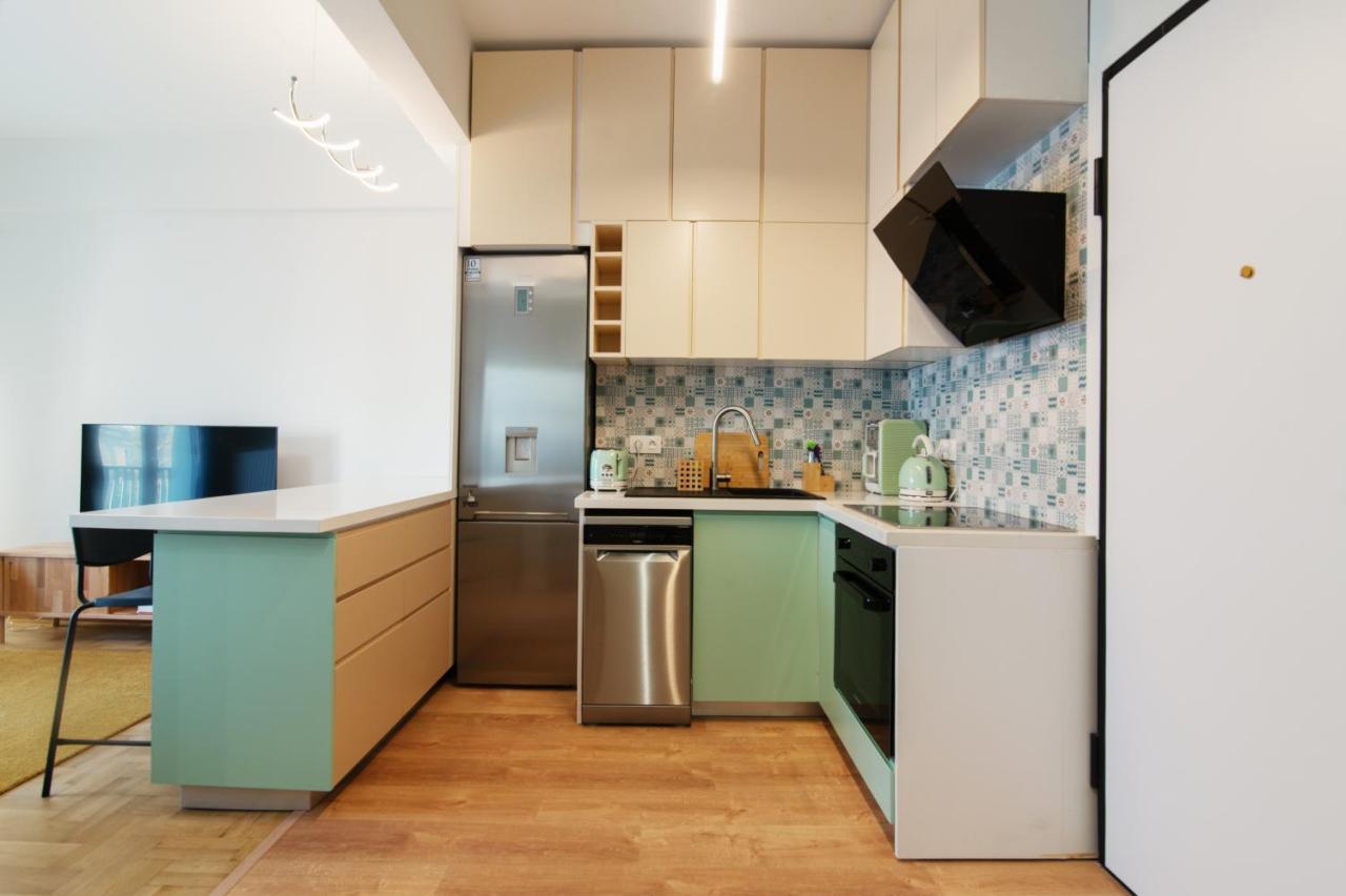 Luxury 1-Bedroom Apartment By The Sea In เอเธนส์ ภายนอก รูปภาพ